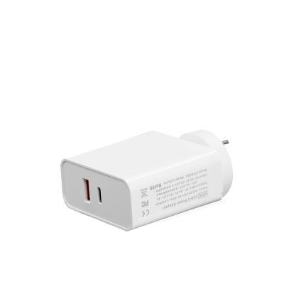 China UniversalÂ   Made in China 65w Mini Durable Wall Fast Charger Portable Travel for sale