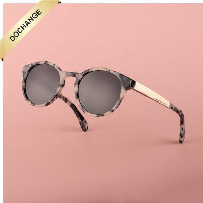 China 2022 Custom Logo Fashion Mirror Acetate Sunglasses PC Eyewear Temples Wooden Bamboo Arm Sunglasses OEM Spring Frame Style DOCHA for sale