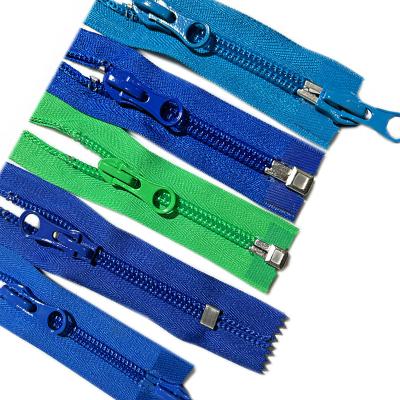 China Factory wholesale hot sales nylon long chain zipper pull 3# 5# 7# 8# 10# nickel free same color teeth zipper colorful nylon zipper pull for bag clothing shoes for sale