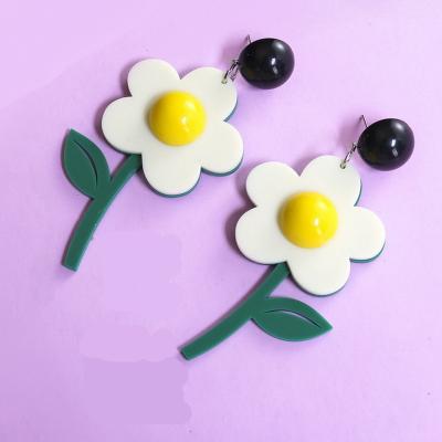 China 2021 fashionable acrylic fashion ear decoration flower earrings daily outfit needed for sale