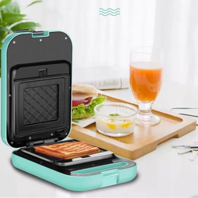 China Hotel Factory Direct Selling 600W 200V Multifunctional Detachable 2 in 1 Electric Nonstick Sandwich Waffle Maker for sale