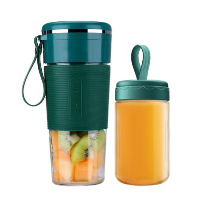 China 2021 Household News Design Personal Juicer Travel Cup Fruit Juicer Blender Portable Juicer 6 Blades Personal Juicer Blender for sale