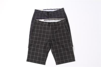 Chine Le plaid 100% de Chino de coton court-circuite le noir de marine d'hommes d'équipement pour des sports à vendre