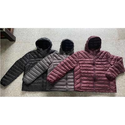 China Running Men's New Breathable Ready Made Mens Padded Detachable Hood Quilted Stripper Jacket For Winter for sale