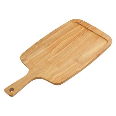 China Sustainable Kitchen Tableware Dish Tray Rectangle Rubber Wood Cutting Natural Wooden Board With Handle for sale