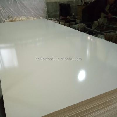 China 3mm white melamine moisture proof laminated MDF board, MDF factory in Shandong for sale