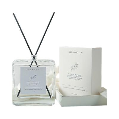 중국 침실 아로마 테라피를 위한 개인 지속 가능한 액체 스틱 유리 병 Reed Diffuser 판매용