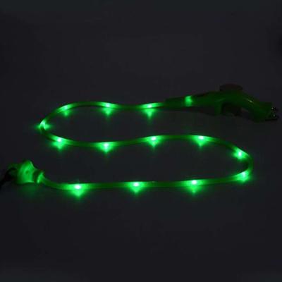 China correa de perro del PVC LED de los 0.8*150cm, correa de perro plana perdida anti para la seguridad de los perros en venta