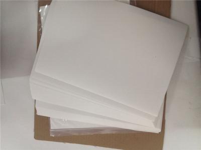 China Papel de transferencia pegajoso pegajoso termal, papel de imprenta ligero del chorro de tinta de la camiseta en venta