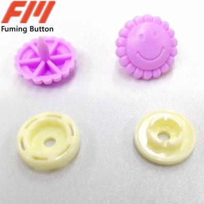 China Beautiful Fancy OEM Snaps Push Button Plastic Plastic Bags Plastic Snap Button Viable for sale