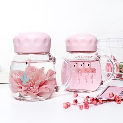 China Seaygift Viable Customized Cute Flamingo Tea Water Bottle Borosilicate Glass Milk Tea Cup Clear Glass Portable Coffee Mug With Lid for sale