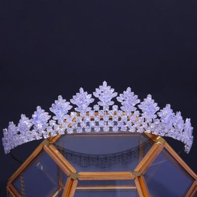 China New Environmentally Friendly Zircon Crown Tiaras Wedding Headband Flower Queen Hair Crown Tiaras Bridal Jewelry for sale