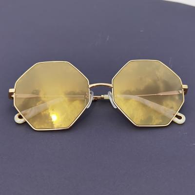 China Maat Photochromic Fashion 1.56 HMC AR Coating Photo Gray Mirror Gold UV Protect Transition Lens Sunglasses for sale