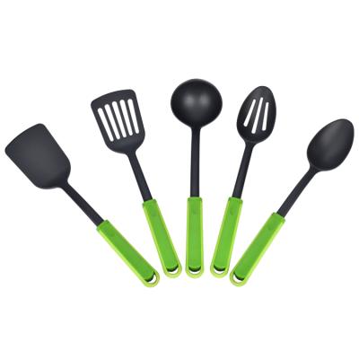 China High Qulatiy Sustainable 5 Pieces Plastic Serving Spoon Handle Kitchen Utensils Set Spatula for sale