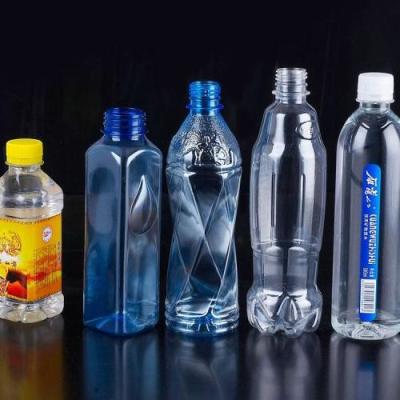 China PVC-Spritzen-Maschine der Wasser-Flaschen-Einspritzungs-Plastikformteil-Maschinen-/8 Hohlräume zu verkaufen