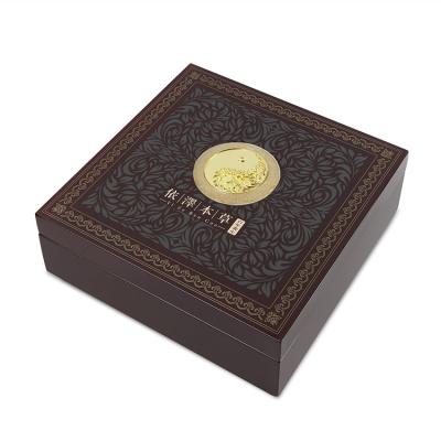 China Handmade Luxury Piano Lacquered Perfume Packaging Wooden Box for sale