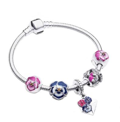 China Newest trend FASHIONABLE dry flower bracelet by pretty 2022 charms bracelet jewelry for sale