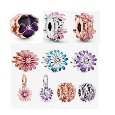 China Ethnic Factory Direct Wholesale Enamel Flower Croc Charms Daisy Charms Accessories for sale