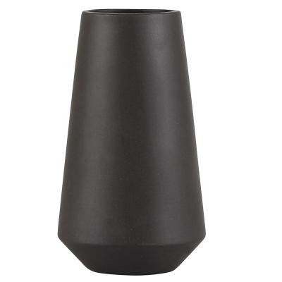 China Traditional Chinese Modern Cheap Tabletop Decorative Black Ceramic Flower Vase for sale