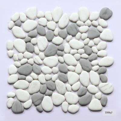 中国 30x30cm Mosaic Stone Pebble Parquet Backsplash Home Indoor White And Gray Wall Slabs 販売のため