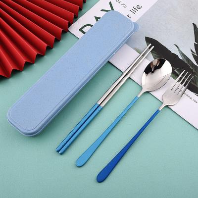 China Sustainable Modern Fashion Korean Silver Flatware Set 3 Pcs Chopsticks Spoon To Fork Portable Stainless Steel Wholesale Plastic Box for sale