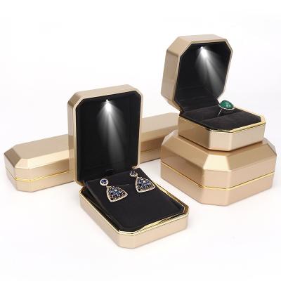 China Graphite Lightweight Creative Private Label Gift Necklace And Earrings Box For Valentine for sale