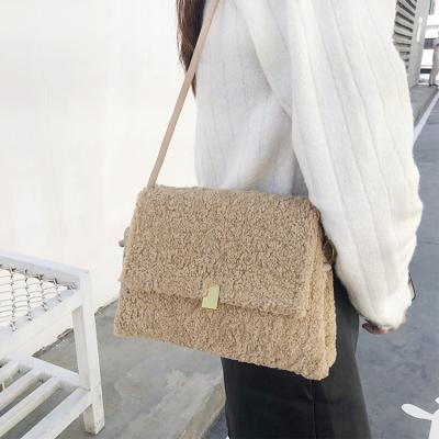 China 2021 new arrivals fashion ladies winter luxury fluffy furry plush single shoulder bags fashionable cute fur handbags for women for sale