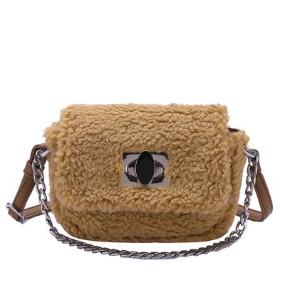 China New Fashion Women's Fashion Design Faux Fur Soft Furry Messenger Bags Luxury Elegant Chain Handbags 2021 Unique Purses For Women for sale