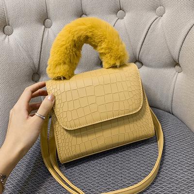 China Luxury Winter Fashion Crocodile Pattern Women Shoulder Cross - Body Bags Fur Purses And Handbags Soft Fluffy Girls for sale