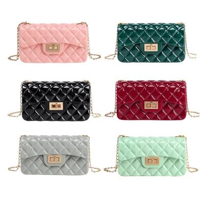 China 2020 fashion lady chain small shoulder handbags women clear jelly purses and handbags clear purse bag for sale