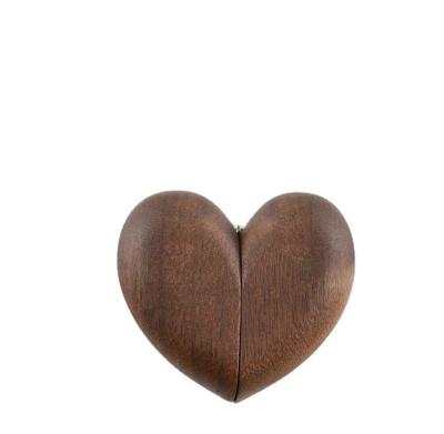 Cina Simple Walnut Ring Box Custom Wooden Heart Ring Box Wedding Engagement Personalized Proposal Ring Box Eco-Friendly in vendita