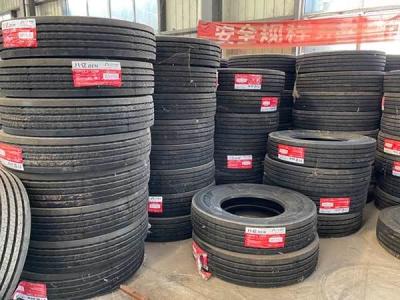 China Pneus de reboque radial de carga pesada 11R22.5 12R22.5 Pneus de semi-reboque à venda