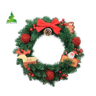 China Christmas Holiday Decoration 2022 New Style Hot Selling Christmas Wreath With Red Decorative Balls And Red Berries For? home/party for sale