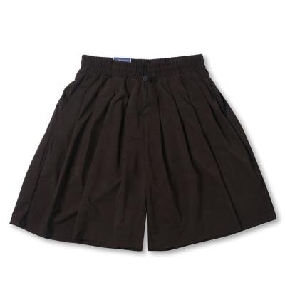 China Pleated Solid Color Breathable Pleat Shorts Mens Streetwear Half Loose Pants Casual Summer Shorts Men for sale