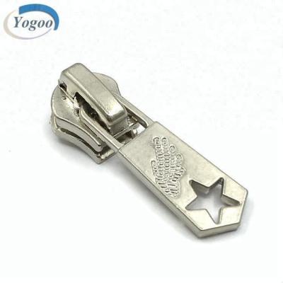 China Custom Logo Zinc Alloy Metal Nickel Free Start Zipper Pulls Logo Puller For Handbag for sale