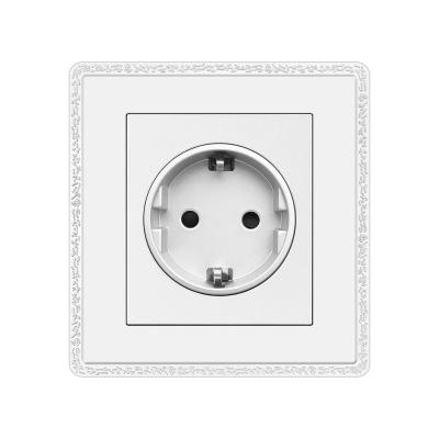 China Customized 10-250V EU Power Multi Port USB Sockets 2 pin 16A Wall Switch Electrical Socket 86*90mm for sale