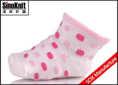 Chine Le bébé nouveau-né de chaussette infantile d'OEM Carter cogne les chaussettes colorées/enfants à vendre