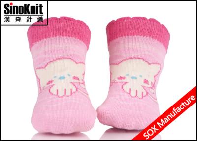 Chine Gerber dentellent les chaussettes mignonnes infantiles de bébé garçon de bande dessinée/chaussettes de bébé antibactériennes à vendre