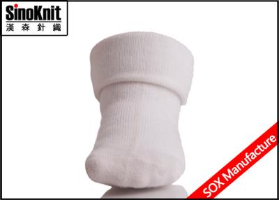 Chine Chaussettes nouveau-nées de bébé de beau coton confortable blanc épais pour maintenir chaud à vendre