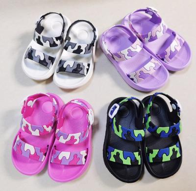 China Anti-odor new style children's shoes wholesale lightweight colorful garden shoes beach shoes for sale