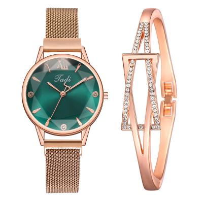 China Non-specific Wholesale Luxury Ladies Wristwatches Women Quartz Watches Magnetic Female Wristwatches Set For Women for sale