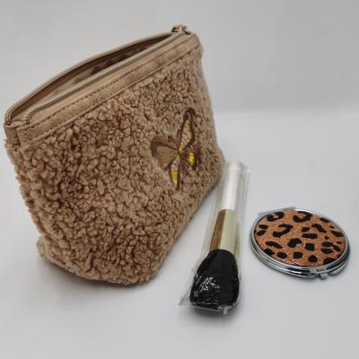 China fashion & Women The Most Popular Embroidered Pattern Zipper Style Portable Women Makeup Bag for sale