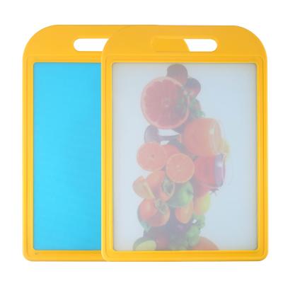 China Family Viable Anti-bacterial Anti-skid Restaurant Cutting Board Anti-juice Reservoir Kitchen Tableware Plastic Cutting Board for sale