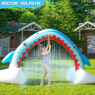 China Ourdoor Doctor Dolphin Inflatable Shark Sprinkler for Children Kids Summer Lawn Toy Large Arch Colorful Water Game Outdoor Sprinkler for sale