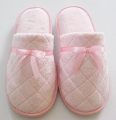 China Breathable Memory Foam Slipper , Plush Women Micro Quilted Lady Micro Fleece Slipper for sale