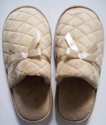 China Memory Foam Slipper, Micro Plush Women Lightweight Quilted Lady Micro Fleece Slipper-beige color for sale