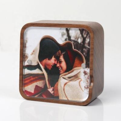 China A Full Of Memorial Importance 2019 Memorable Photo View Gift In Wooden Music Box for sale