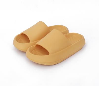 China Fashion Trend Amazon Hot Selling Slippers Outdoor Yellow Lady Slippers Non-slip EVA High Quality Comfortable Shoes for sale