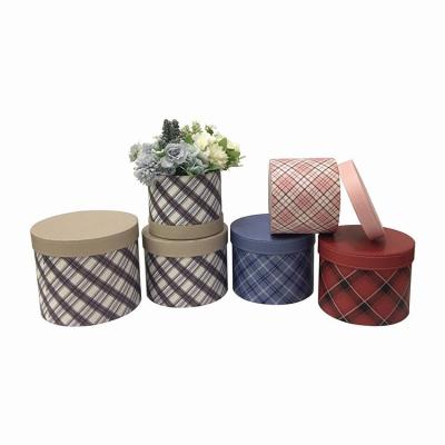 China Recyclable Show INS With Same Diagonal Cross Stripe Plaid Printing Flowers Hugging Bucket Color Boys Blue Cold Wind Gift Packing Box for sale