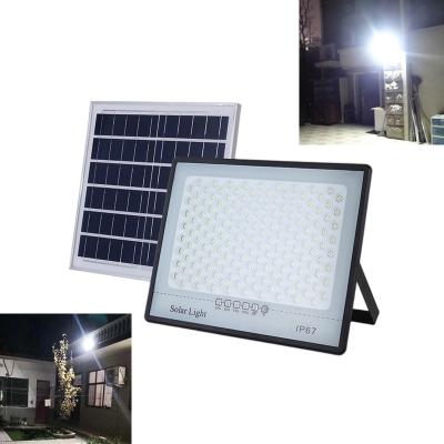 China Garden Affordable Wholesale Aluminium Waterproof Solar Garden Light  60W 100W 200W 300W 600W LED Solar Flood Light for sale